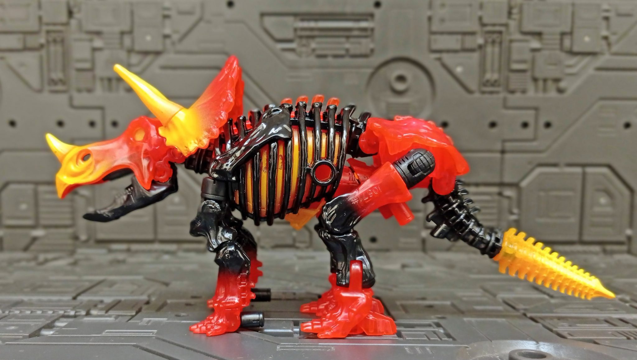 Foto Reseña Transformers War For Cybertron Kingdom WFCK39 Deluxe Class Tricranius Beast Power