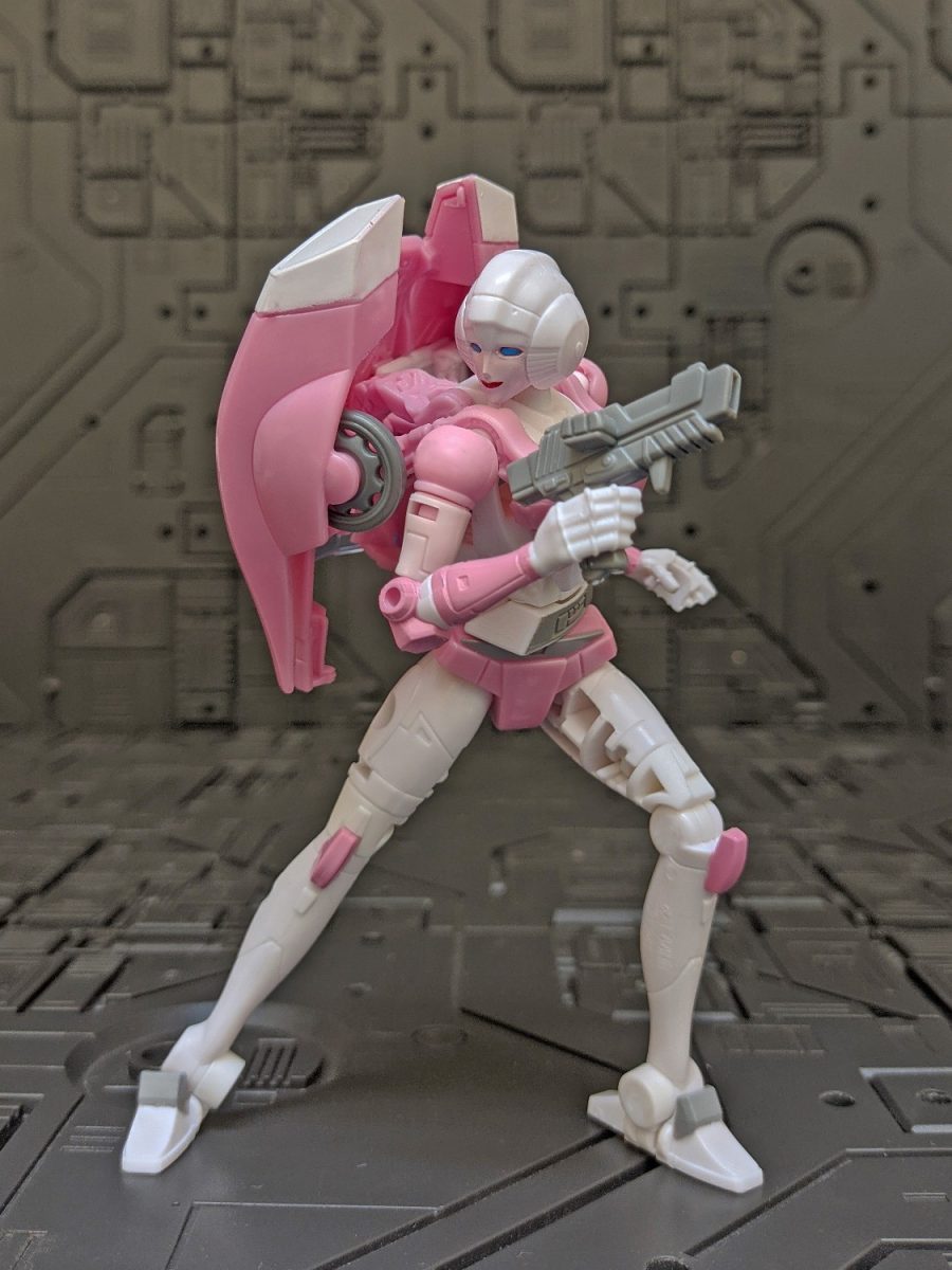 Transformers Studio Series 86-16, Arcee Class Deluxe figure 11 cm from the film Les Le Film, from 8 years old